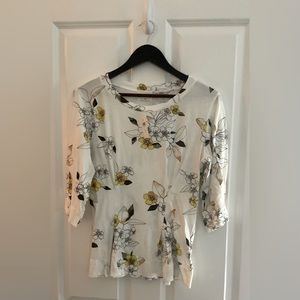 White flower shirt T.la